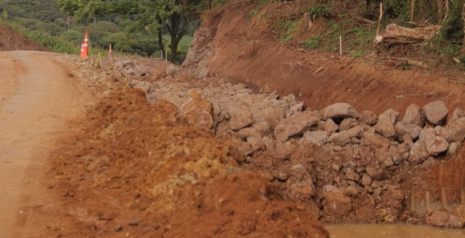 iniciada-mais-uma-etapa-da-obra-de-melhoria-na-estrada-guabijuparai